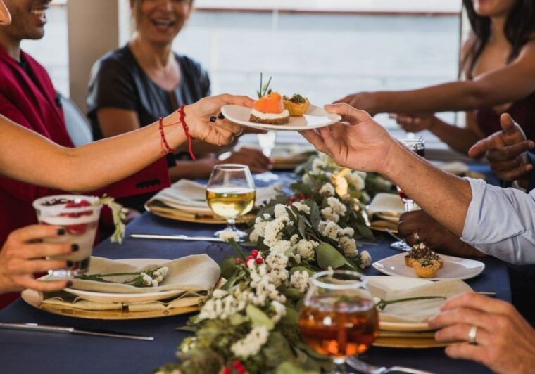 marina-del-rey-christmas-day-buffet-brunch-or-dinner-cruise