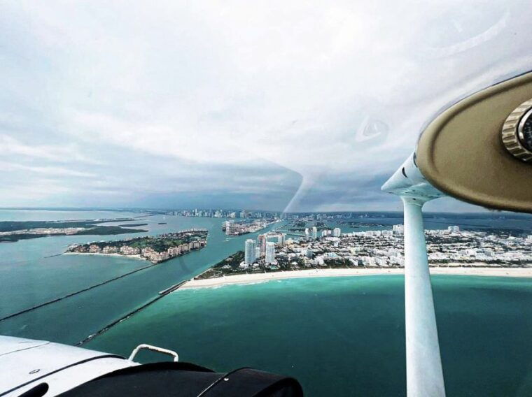 miami-romantic-1-hour-private-flight-tour-with-champagne