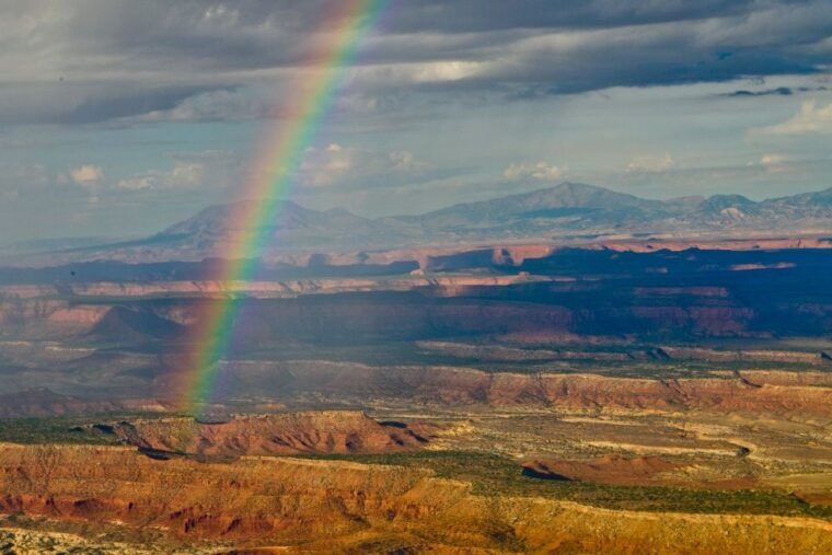 moab-canyonlands-national-park-morning-or-sunset-plane-tour
