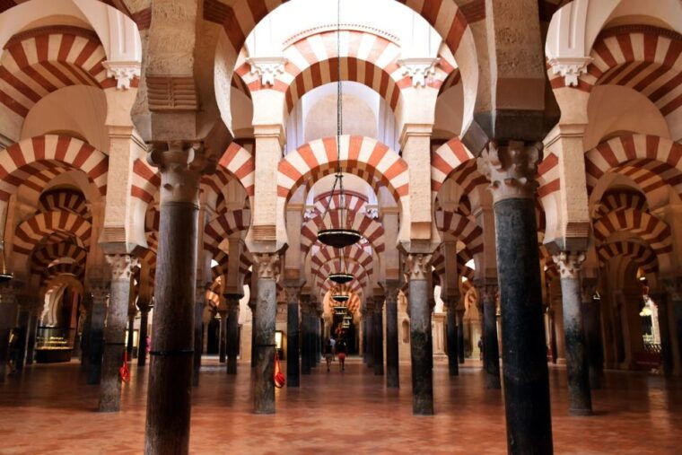 mosque-cathedral-of-cordoba-and-jewish-quarter-tour