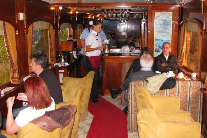 napa-valley-wine-train-tour-glamorous-dining-experience