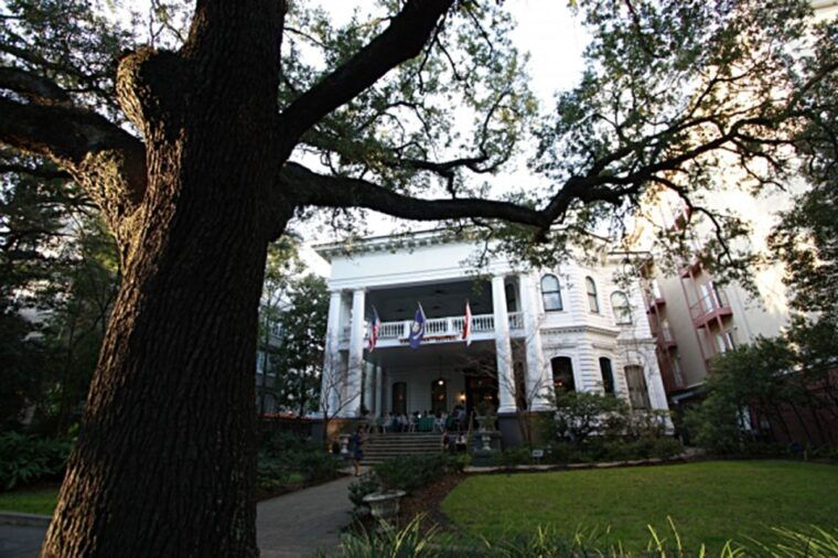 new-orleans-2-hour-homes-of-the-rich-famous-walking-tour