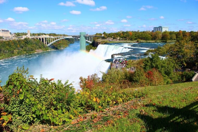 niagara-falls-us-canada-full-day-tour-lunch