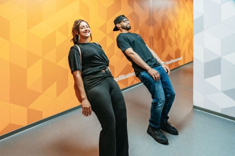 orlando-museum-of-illusions-admission-ticket