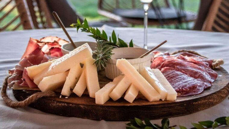palau-wine-tasting-in-a-gallura-winery