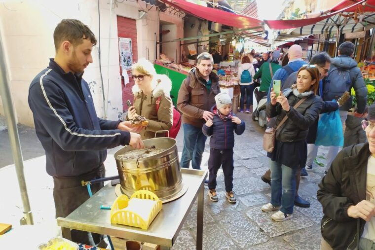 palermo-city-walking-tour-street-food-tasting-with-drink