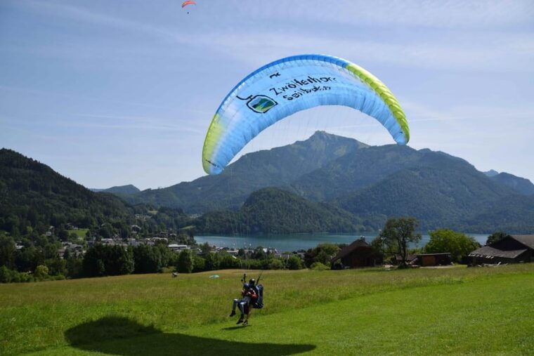 paragliding-tandem-flight-in-salzkammergut-wolfgangsee