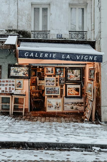 paris-montmartre-guided-tour-at-night-limited-tour-series
