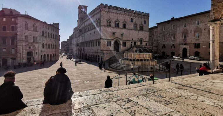 perugia-old-town-walking-tour-piazza-iv-novembre