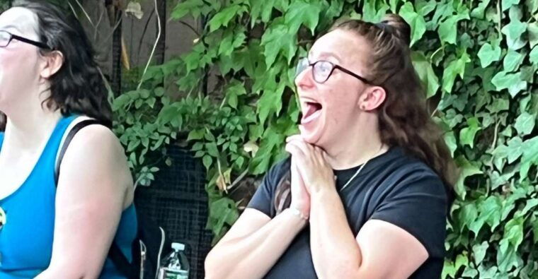 philadelphia-comedy-magic-walking-tour-with-a-guide