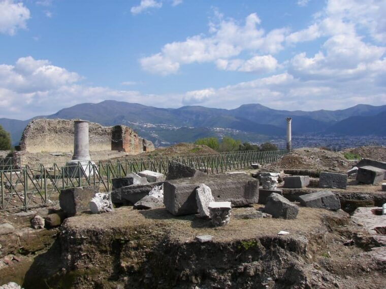 pompeii-group-tour-with-guide