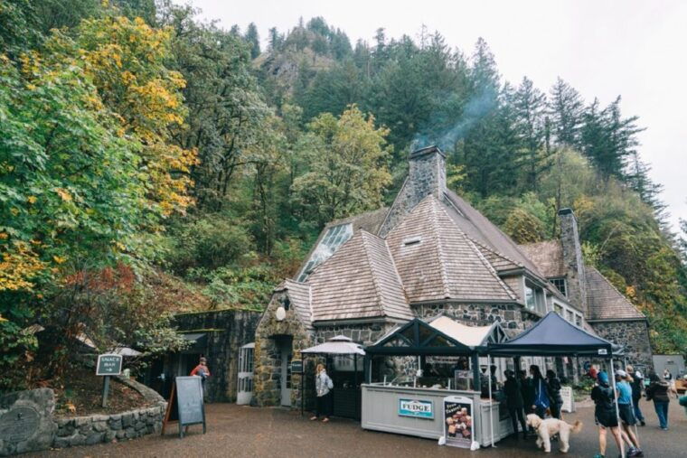 portland-columbia-river-gorge-waterfalls-afternoon-tour