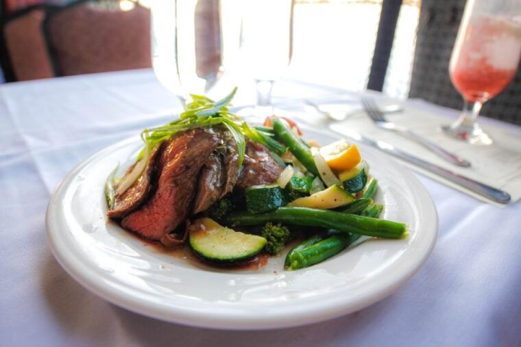 portland-willamette-river-2-5-hour-dinner-cruise