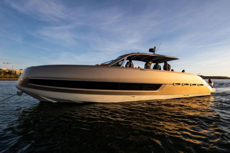 porto-2h-sunset-private-luxury-yacht-in-the-douro