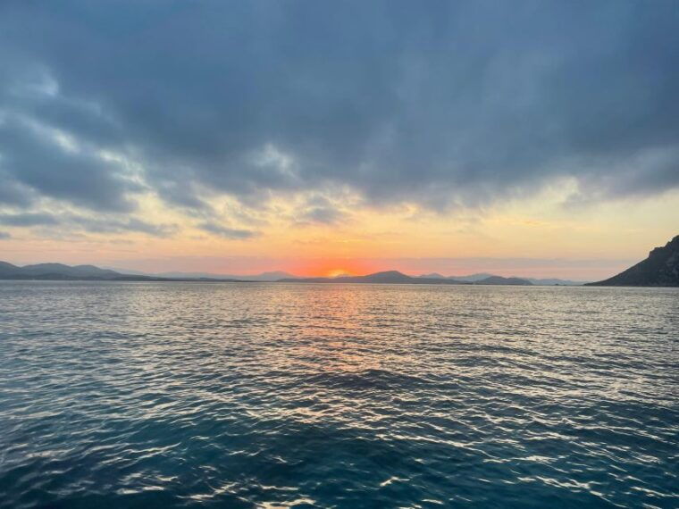 porto-san-paolo-vintage-cruise-sunset-aperitif-to-tavolara