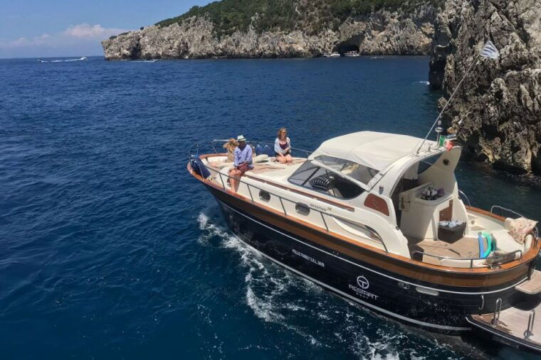 positano-amalfi-coast-emerald-grotto-private-boat-tour