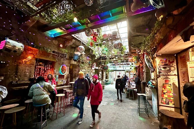 private-budapest-street-art-tour-with-local-expert