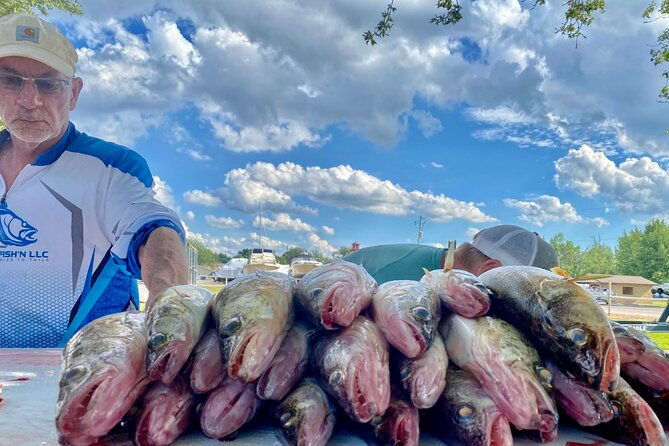 private-charters-on-saginaw-bay-for-fishing-or-birdwatching