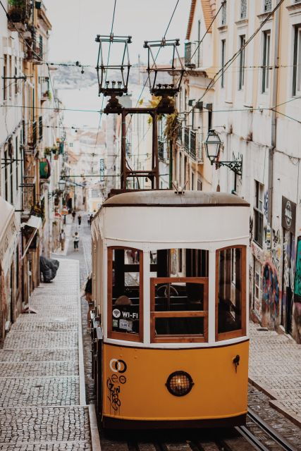 private-driver-guide-full-day-lisboa-cascais-and-sintra