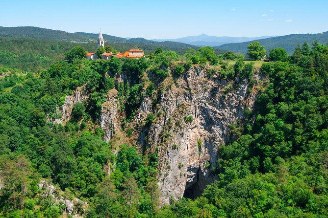 private-postojna-cave-predjama-castle-tour-from-ljubljana