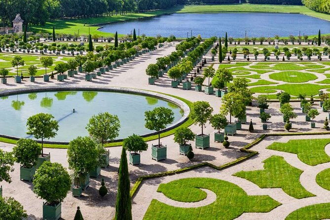 private-transfer-versailles-to-paris-airport-cdg-by-luxury-van