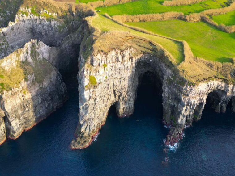 rabo-de-peixe-cave-boat-tour-on-the-north-coast