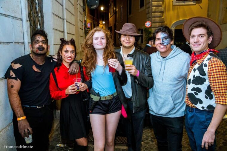 rome-halloween-pub-crawl-with-open-bar-and-pizza