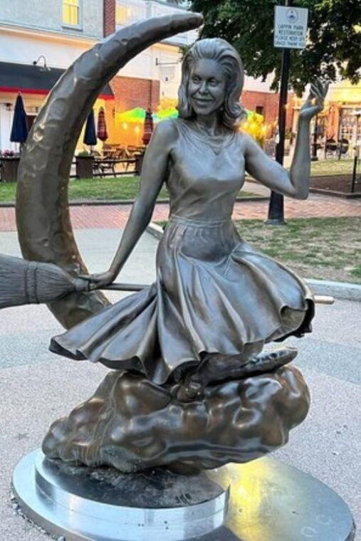 salem-witch-trial-history-and-salem-haunts-walking-tour
