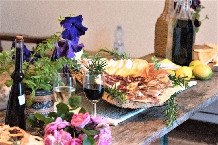 sassari-hiking-with-donkeys-in-cargeghe-and-aperitif