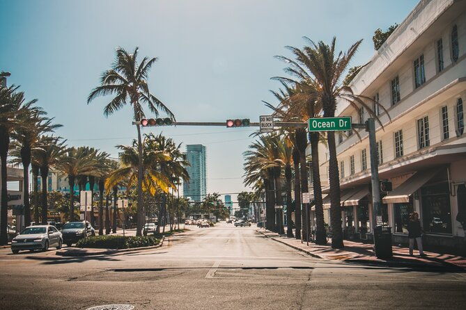 self-guided-audio-tour-miami-art-deco