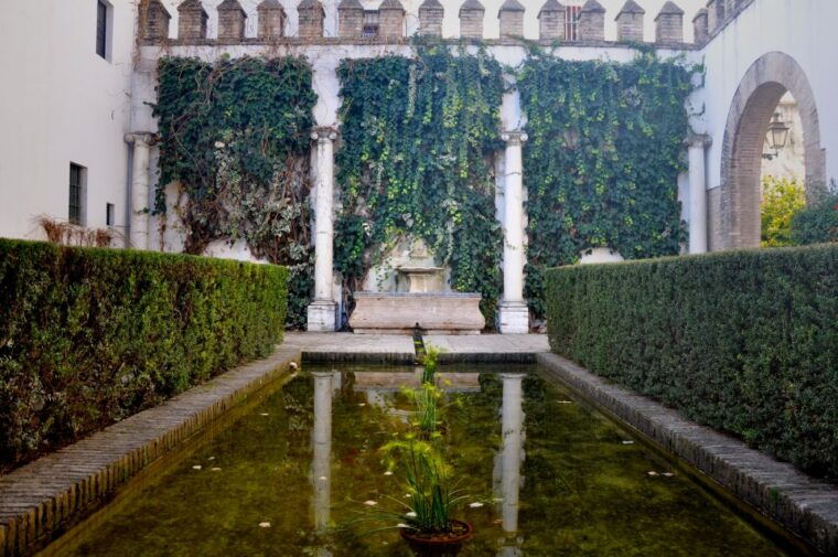 seville-alcazar-cathedral-skip-the-line-guided-tour