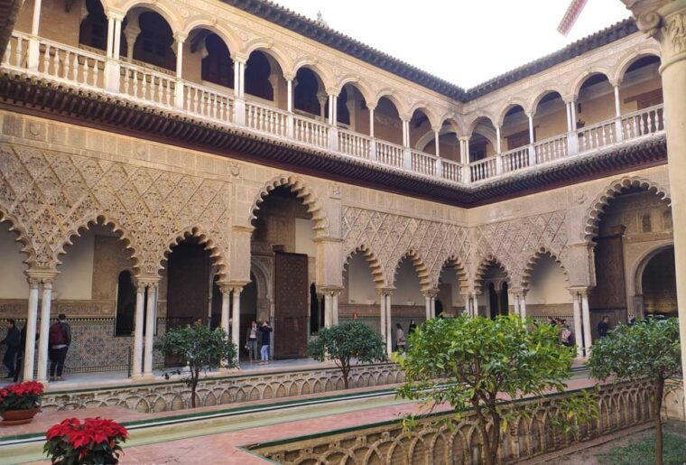 seville-cathedral-alcazar-guided-tour-with-river-cruise