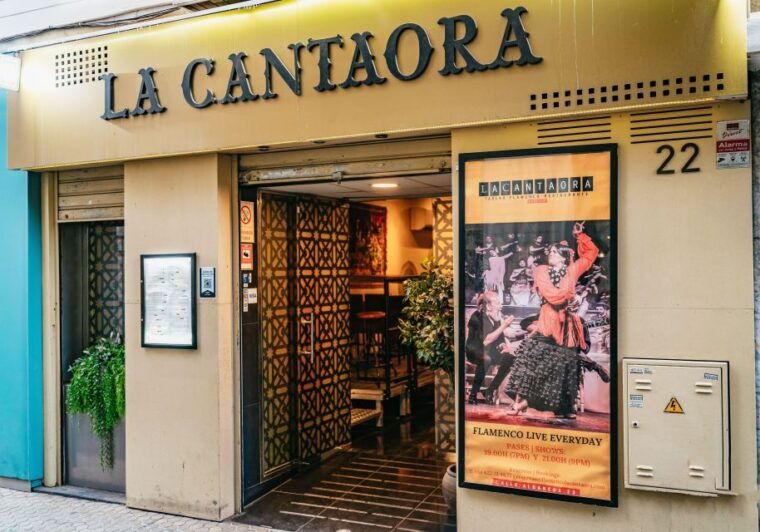 seville-flamenco-show-at-tablao-la-cantaora