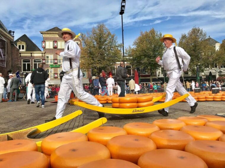 small-group-alkmaar-cheese-market-and-city-tour-english
