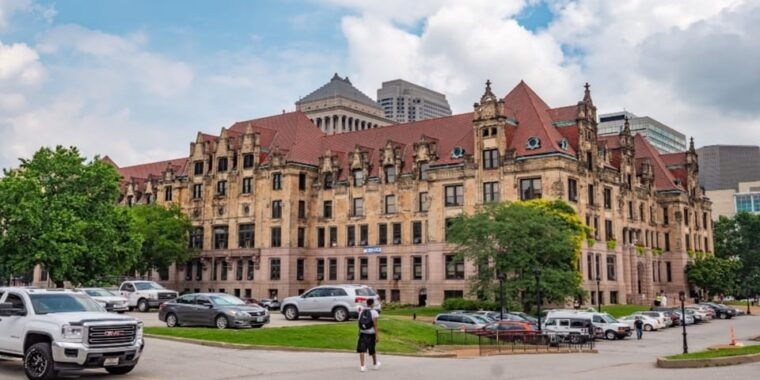 st-louis-arch-and-river-cruise-small-group-walking-tour-3