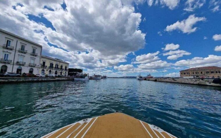 syracuse-ortigia-island-and-sea-caves-boat-tour