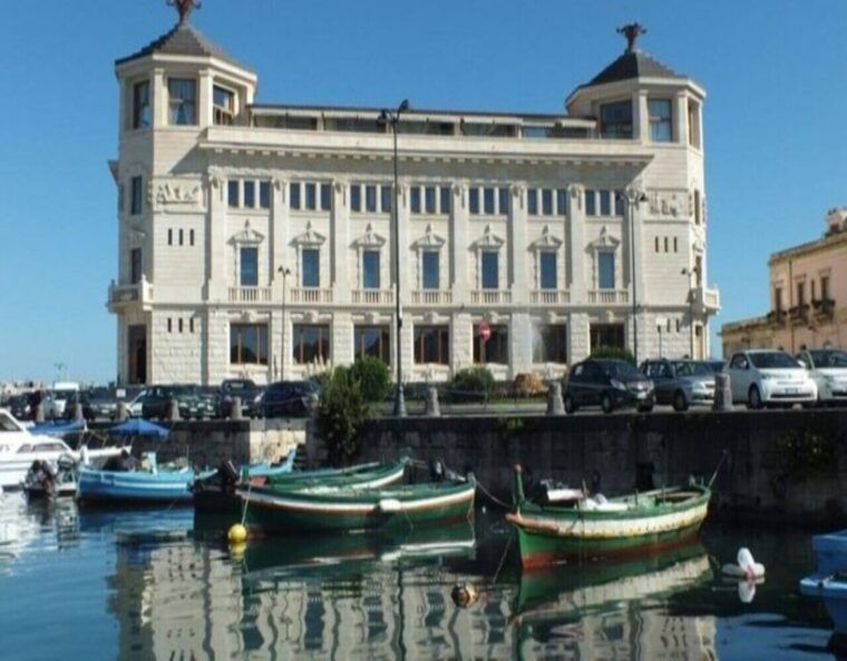 syracuse-sunset-cruise-including-aperitif-and-swim-stop