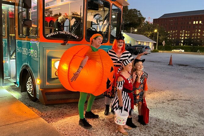 the-boomobile-trolley-45-minutes-of-family-halloween-fun