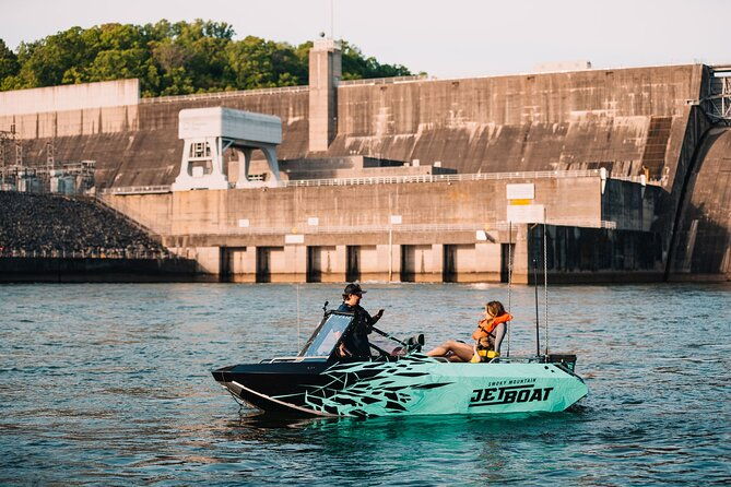 the-ultimate-jet-boat-adventure-in-smoky-mountains