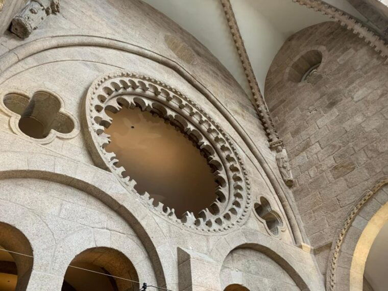 tour-cathedral-of-santiago-with-roofs-portico-de-la-gloria