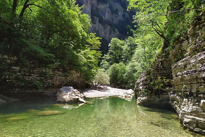 trekking-in-vikos-gorge-3-days