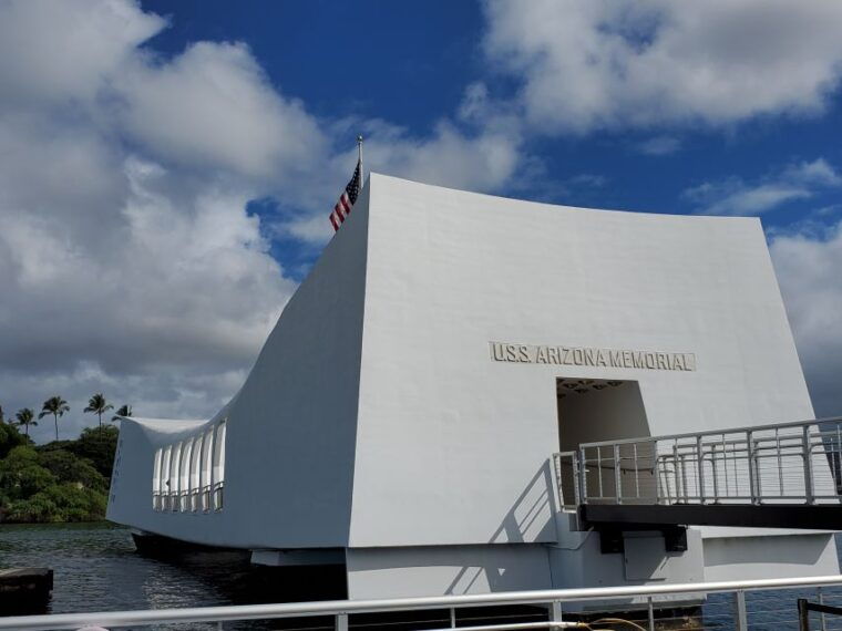uss-arizona-commanders-narrated-multimedia-tour-23-stops