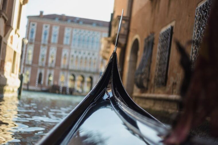 venice-gondola-ride-guided-tour-of-st-marks-basilica