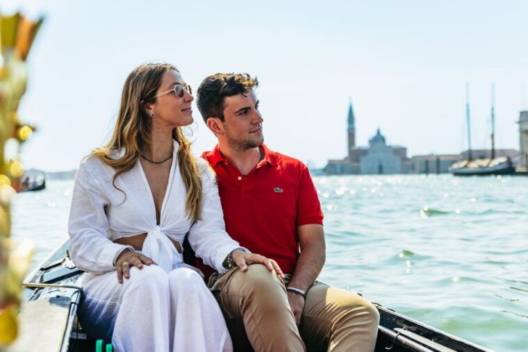 venice-private-gondola-ride-along-grand-canal