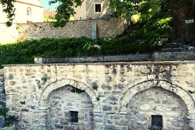 visit-the-mosque-of-gjin-aleksi-and-the-islamic-complex-of-xhermehalla