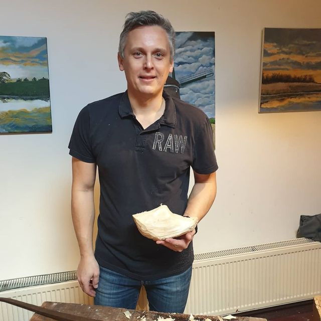 volendam-2-hour-clogmaking-workshop-and-cheese-tour