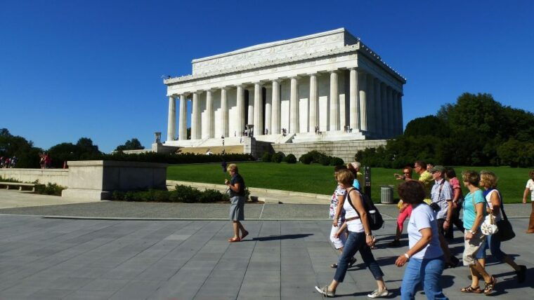 washington-dc-cherry-blossom-walking-tour