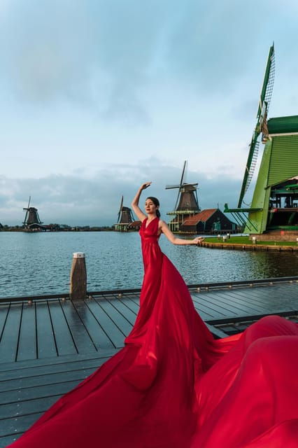 zaanse-schans-photoshoot-near-amsterdam-with-windmills