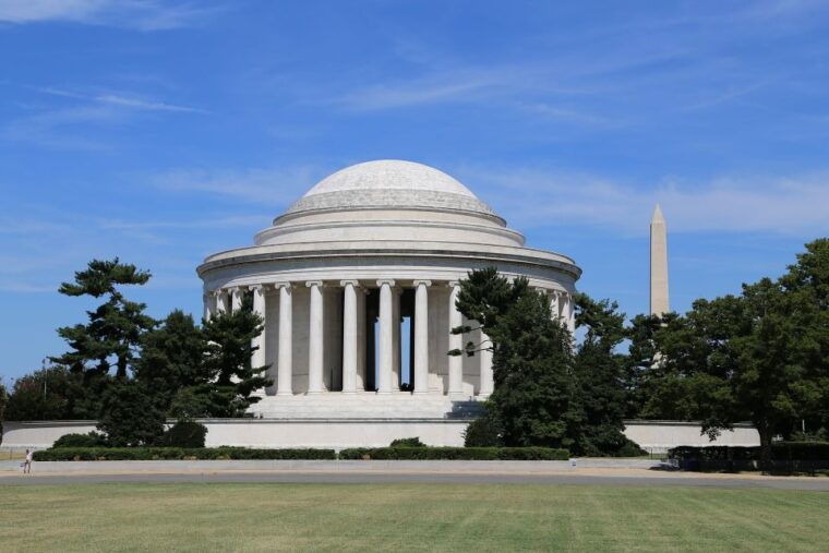 2-for-1-dc-highlights-arlington-cemetery-tour-bundle