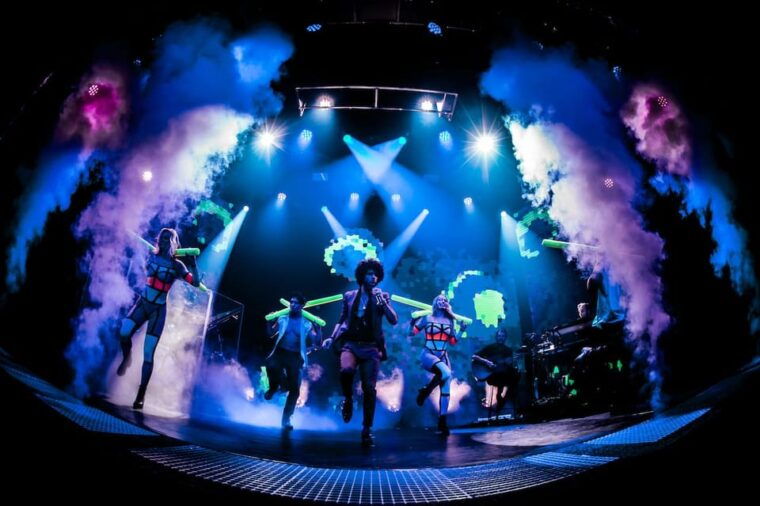 amsterdam-vegas-dinner-show-with-3-course-sharing-menu
